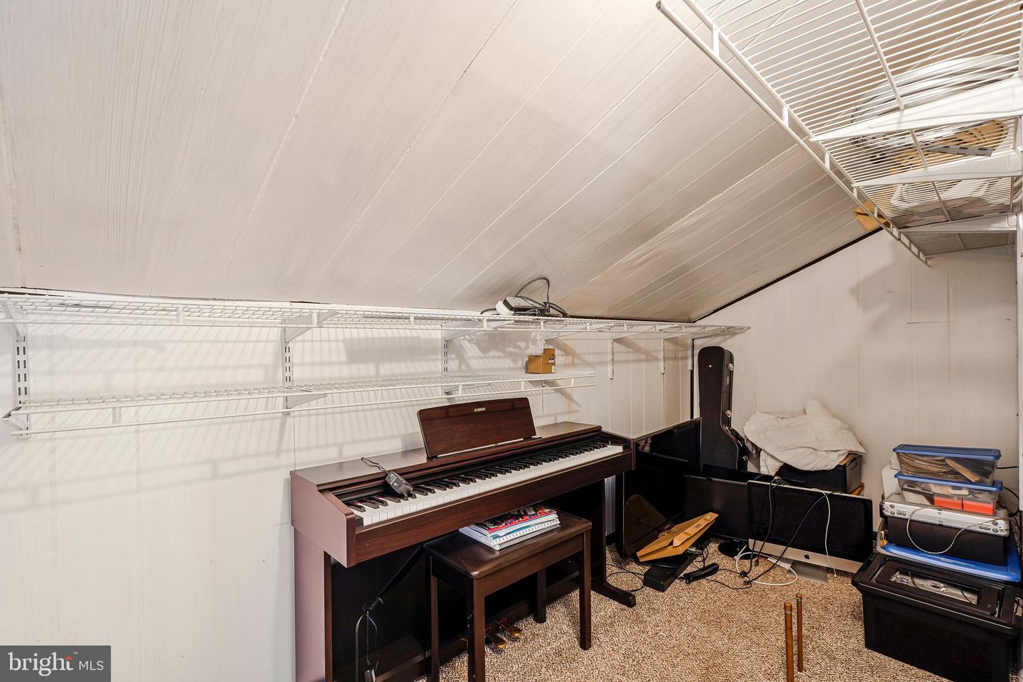 4 PHEASANT RUN CT, STERLING, Virginia 20164, 3 Bedrooms Bedrooms, ,2 BathroomsBathrooms,Residential,For sale,4 PHEASANT RUN CT,VALO2114630 MLS # VALO2114630