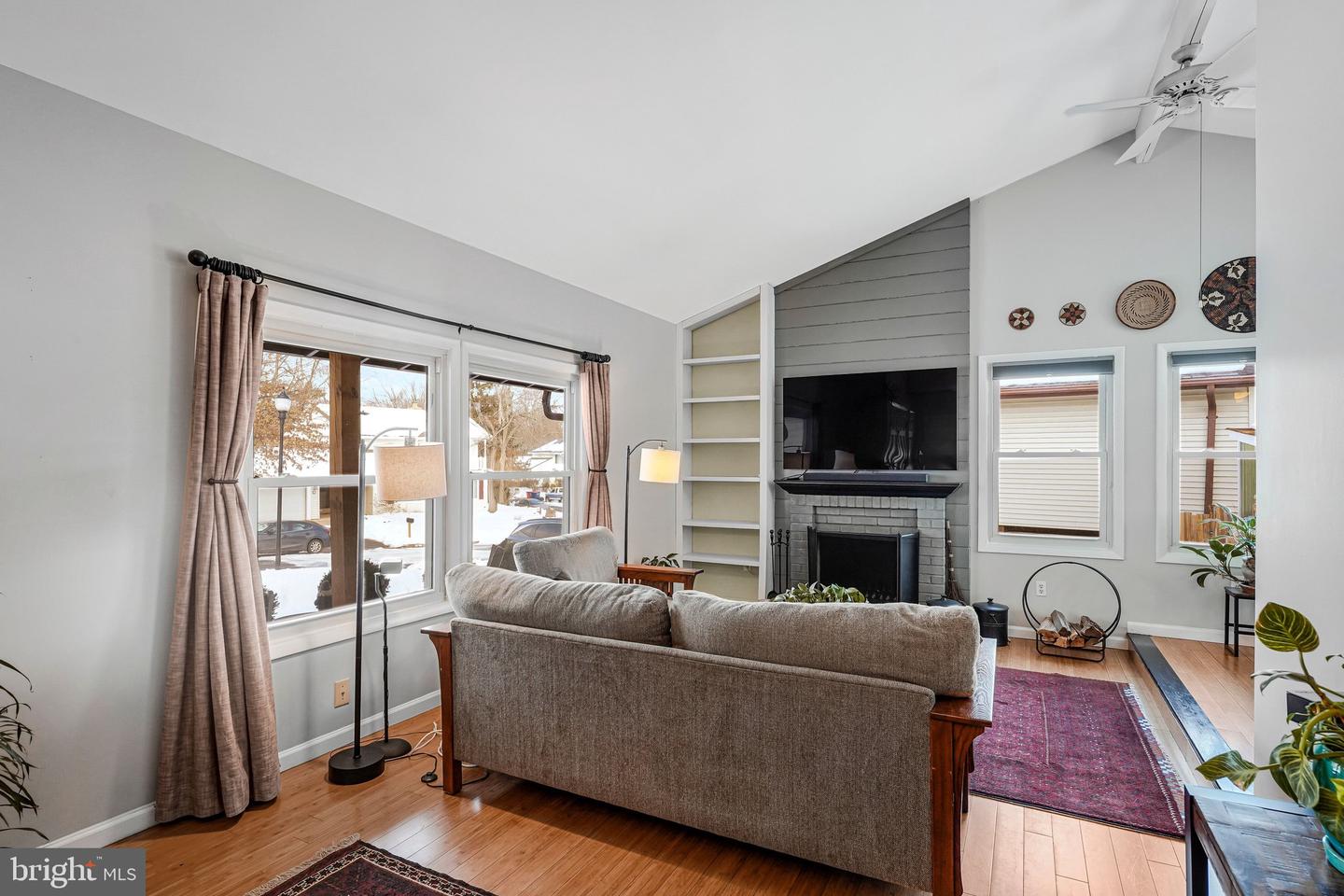 4 PHEASANT RUN CT, STERLING, Virginia 20164, 3 Bedrooms Bedrooms, ,2 BathroomsBathrooms,Residential,For sale,4 PHEASANT RUN CT,VALO2114630 MLS # VALO2114630