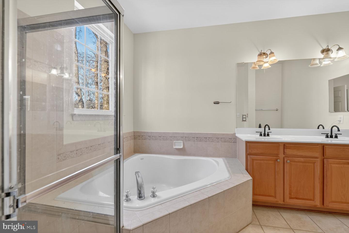 7749 MILFORD HAVEN DR #49A, LORTON, Virginia 22079, 3 Bedrooms Bedrooms, ,2 BathroomsBathrooms,Residential,For sale,7749 MILFORD HAVEN DR #49A,VAFX2287536 MLS # VAFX2287536