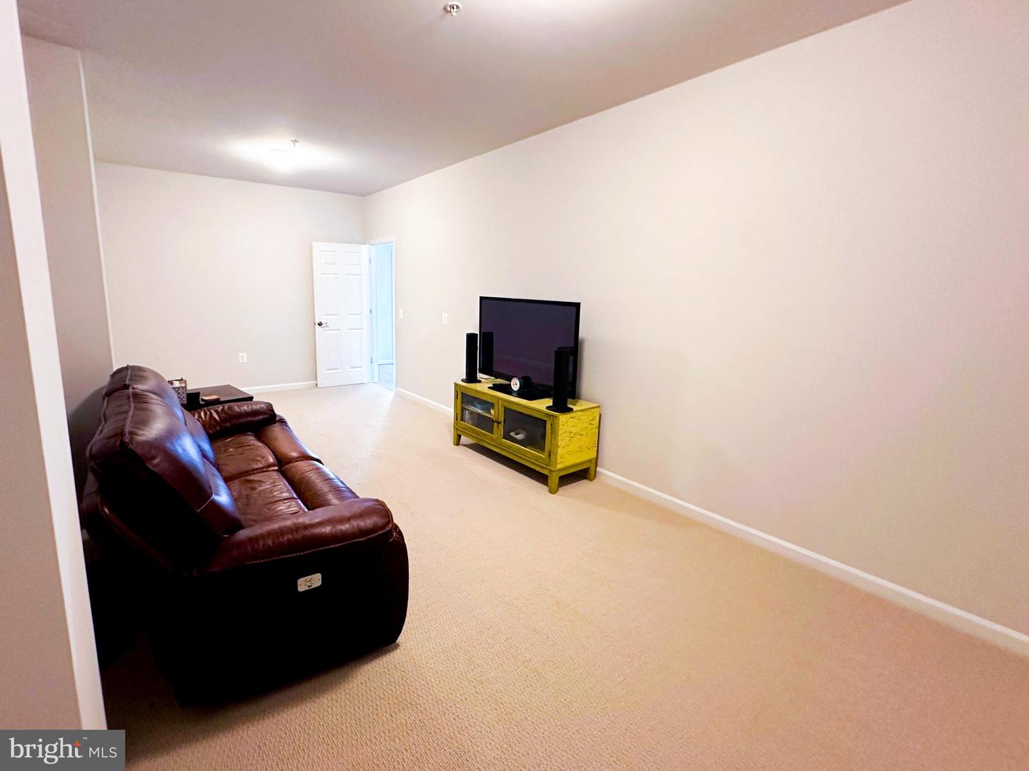 18989 CORAL REEF SQ, LEESBURG, Virginia 20176, 3 Bedrooms Bedrooms, 13 Rooms Rooms,2 BathroomsBathrooms,Residential,For sale,18989 CORAL REEF SQ,VALO2114652 MLS # VALO2114652