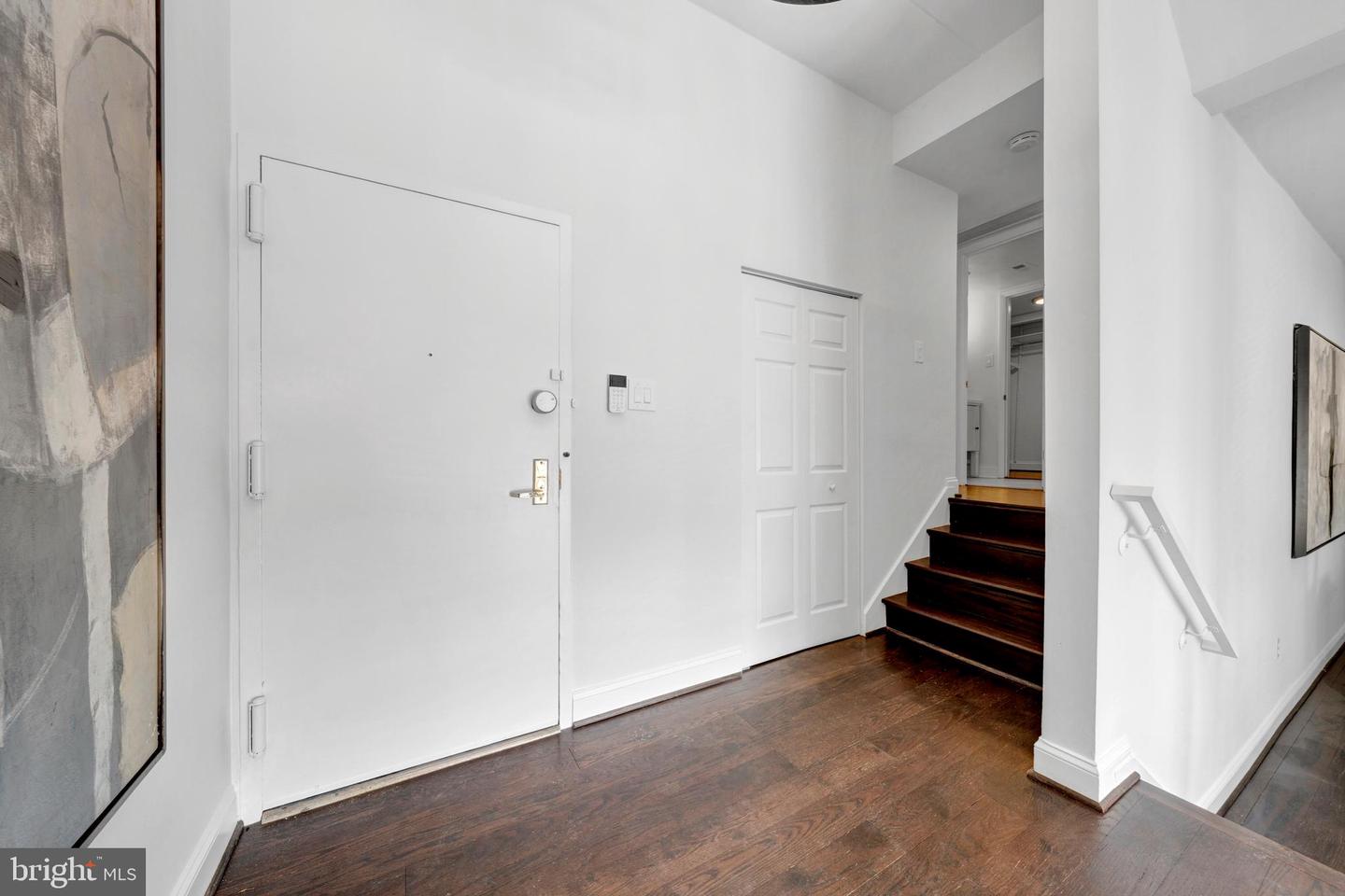 110 ROBERTS LN #100, ALEXANDRIA, Virginia 22314, 2 Bedrooms Bedrooms, ,1 BathroomBathrooms,Residential,For sale,110 ROBERTS LN #100,VAAX2053532 MLS # VAAX2053532