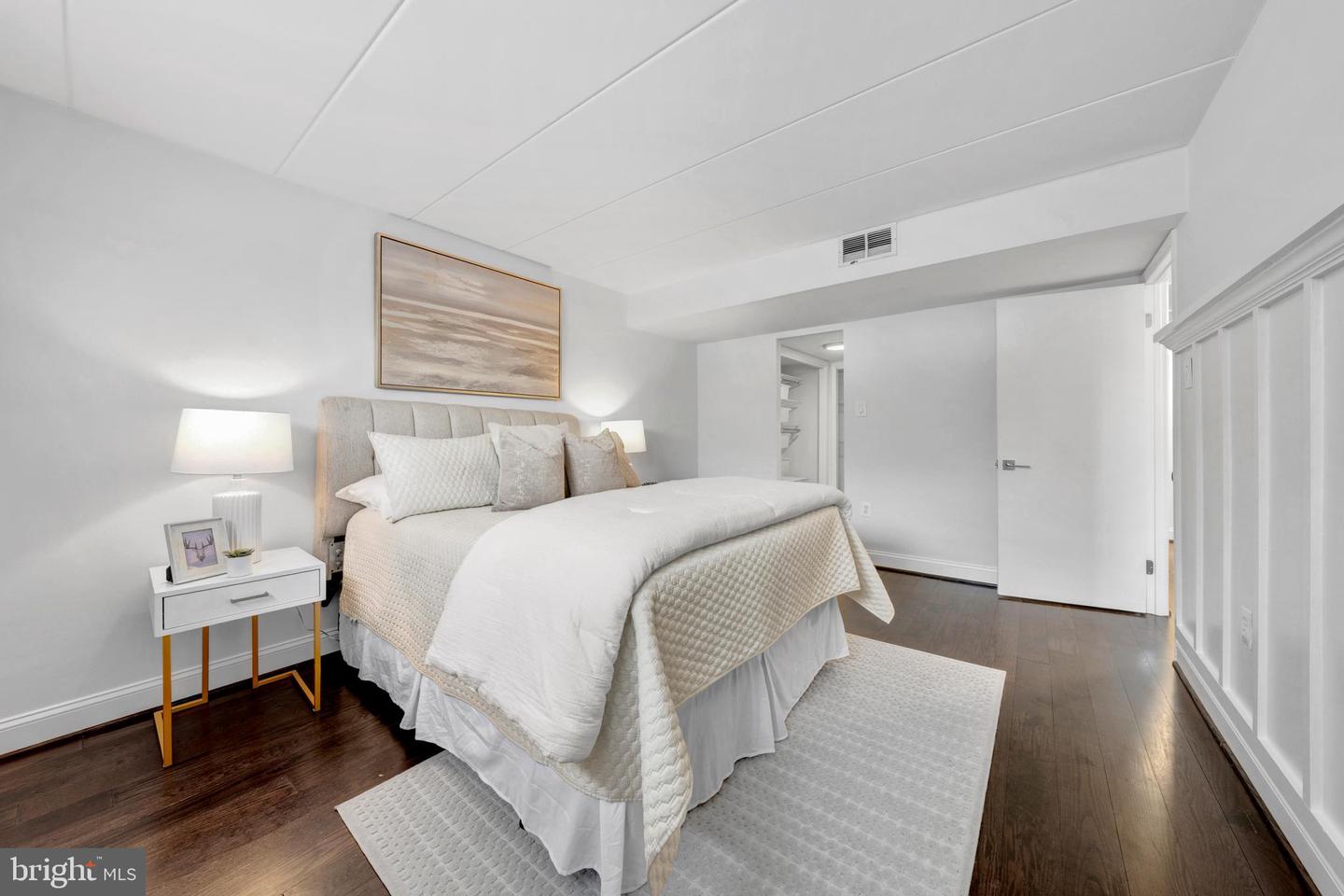 110 ROBERTS LN #100, ALEXANDRIA, Virginia 22314, 2 Bedrooms Bedrooms, ,1 BathroomBathrooms,Residential,For sale,110 ROBERTS LN #100,VAAX2053532 MLS # VAAX2053532