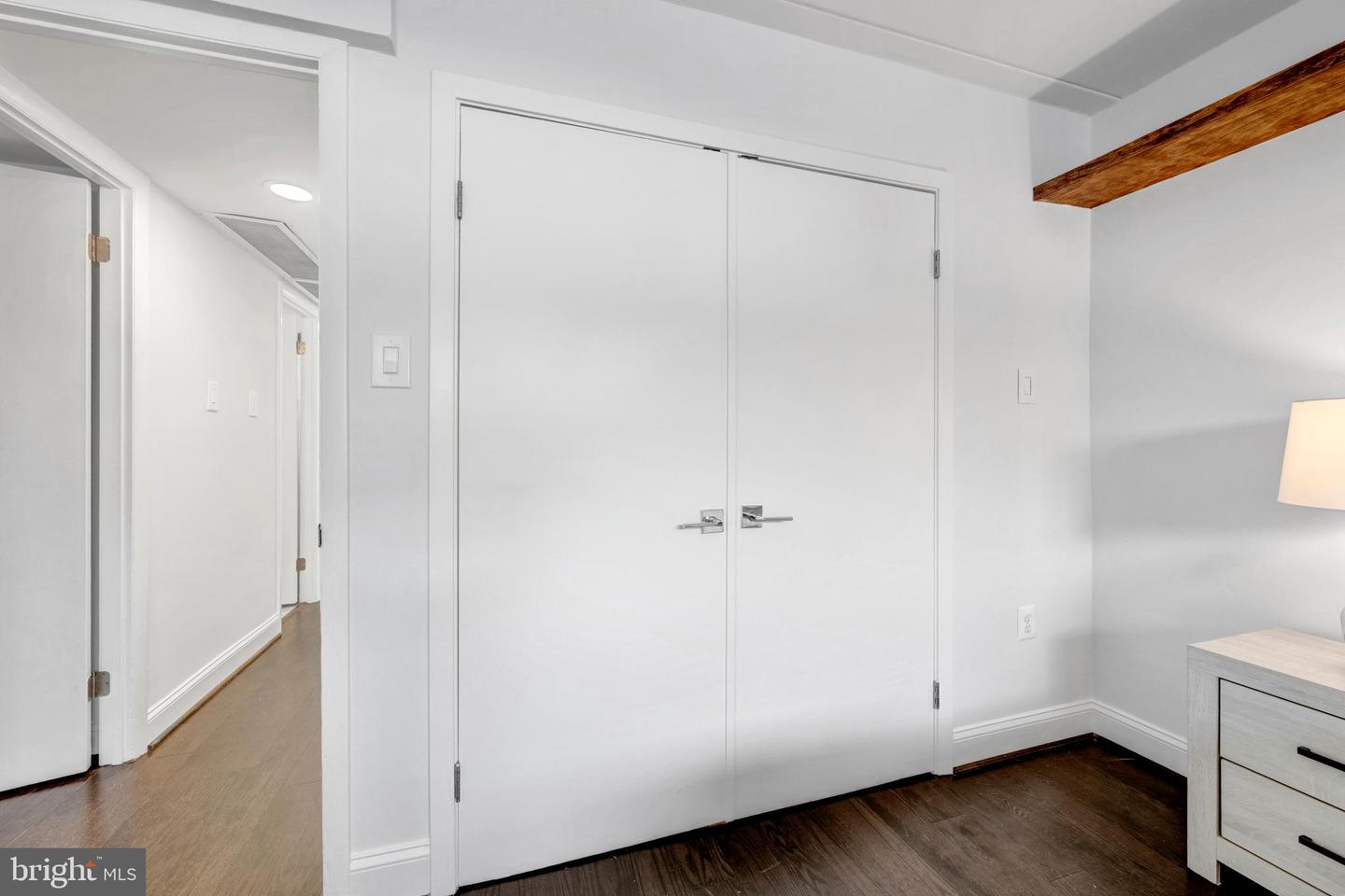 110 ROBERTS LN #100, ALEXANDRIA, Virginia 22314, 2 Bedrooms Bedrooms, ,1 BathroomBathrooms,Residential,For sale,110 ROBERTS LN #100,VAAX2053532 MLS # VAAX2053532