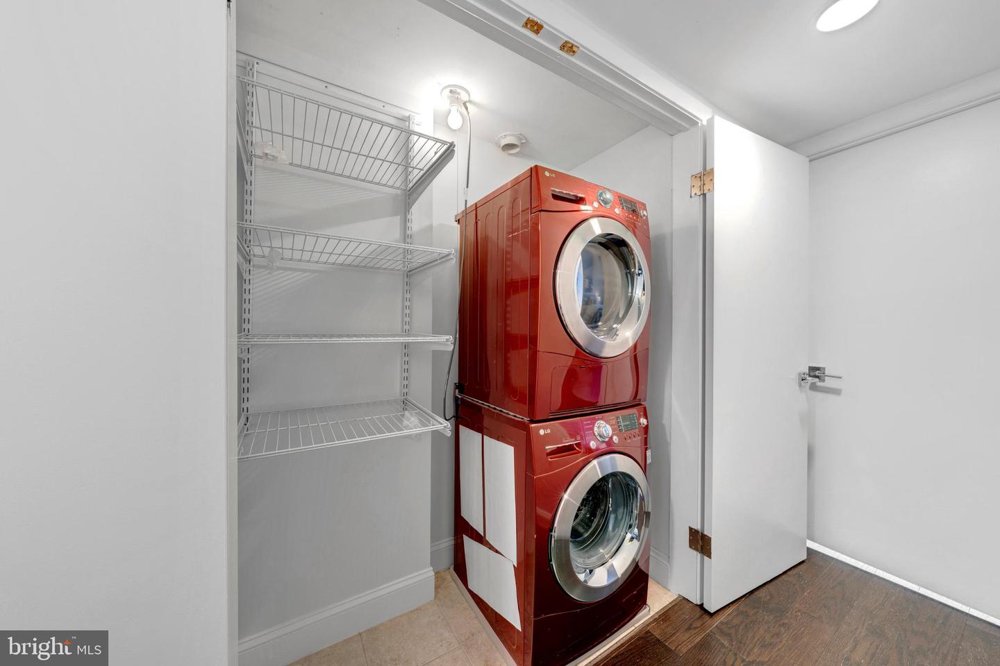 110 ROBERTS LN #100, ALEXANDRIA, Virginia 22314, 2 Bedrooms Bedrooms, ,1 BathroomBathrooms,Residential,For sale,110 ROBERTS LN #100,VAAX2053532 MLS # VAAX2053532