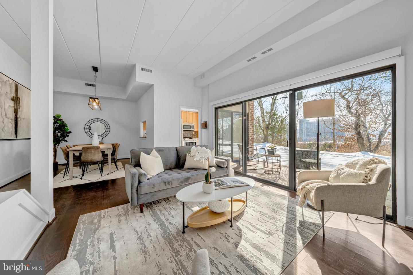 110 ROBERTS LN #100, ALEXANDRIA, Virginia 22314, 2 Bedrooms Bedrooms, ,1 BathroomBathrooms,Residential,For sale,110 ROBERTS LN #100,VAAX2053532 MLS # VAAX2053532