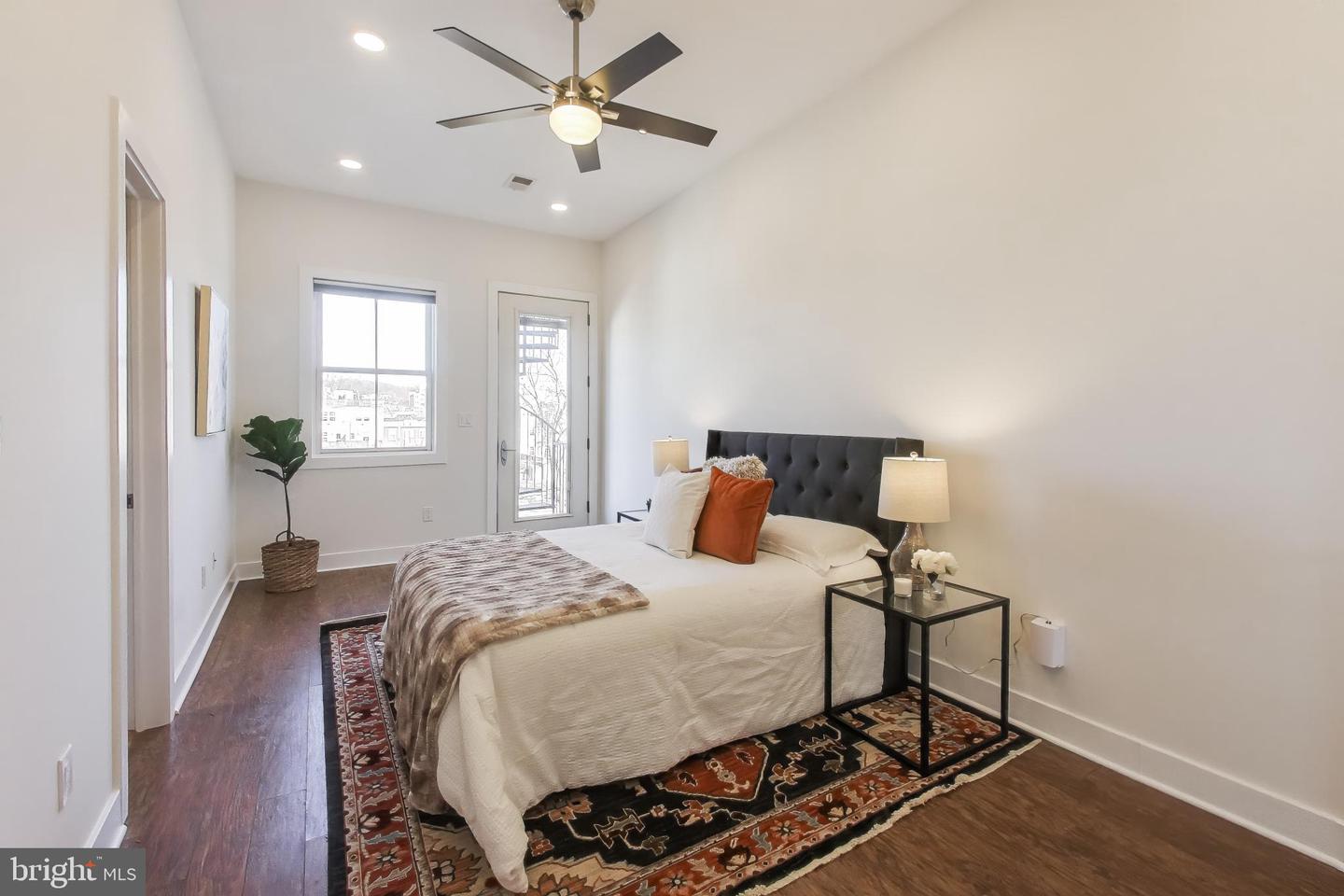 2012 D ST NE #4, WASHINGTON, District Of Columbia 20002, 2 Bedrooms Bedrooms, ,3 BathroomsBathrooms,Residential,For sale,2012 D ST NE #4,DCDC2243330 MLS # DCDC2243330