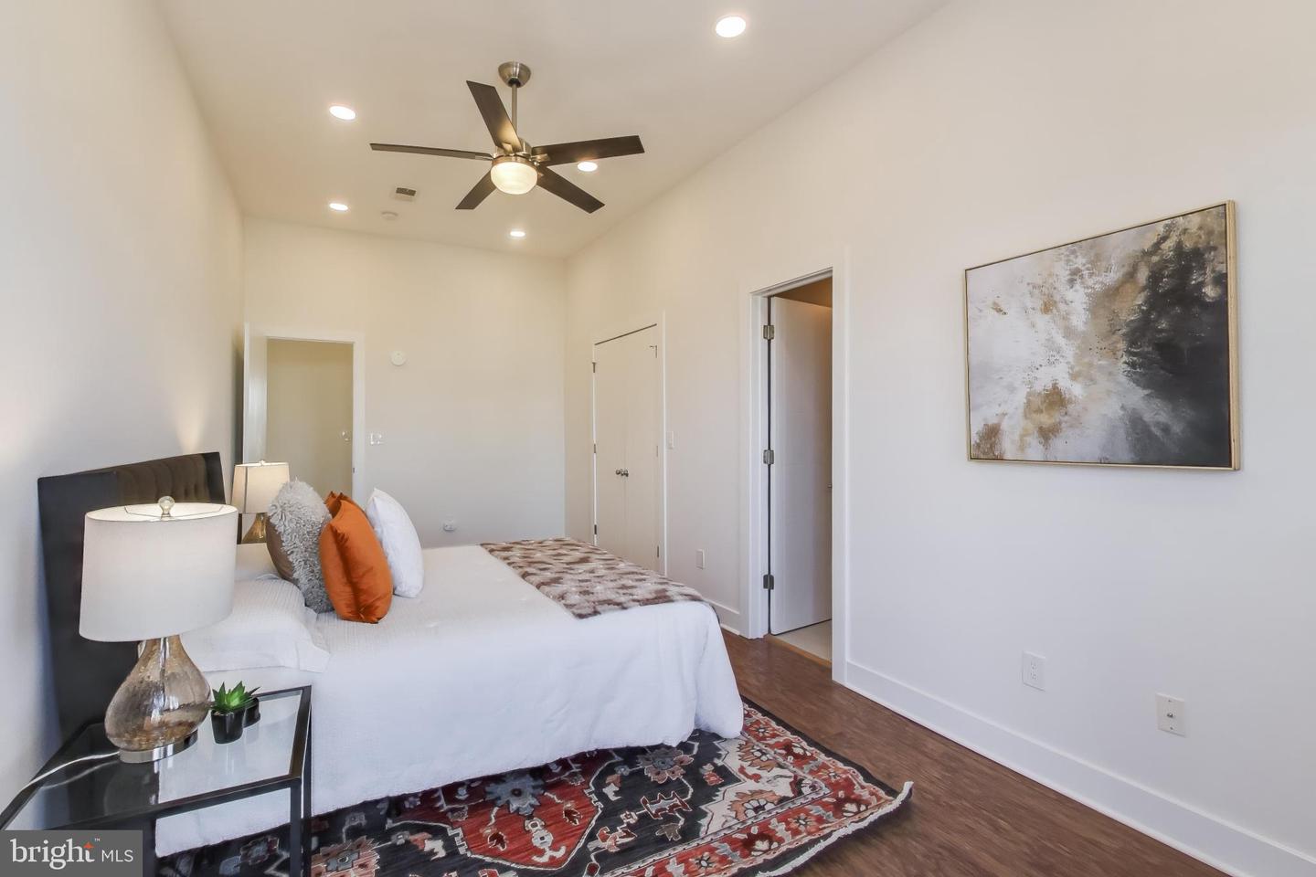 2012 D ST NE #4, WASHINGTON, District Of Columbia 20002, 2 Bedrooms Bedrooms, ,3 BathroomsBathrooms,Residential,For sale,2012 D ST NE #4,DCDC2243330 MLS # DCDC2243330