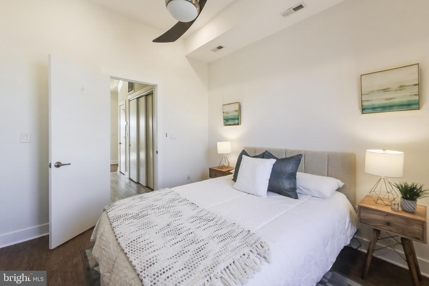 2012 D ST NE #4, WASHINGTON, District Of Columbia 20002, 2 Bedrooms Bedrooms, ,3 BathroomsBathrooms,Residential,For sale,2012 D ST NE #4,DCDC2243330 MLS # DCDC2243330