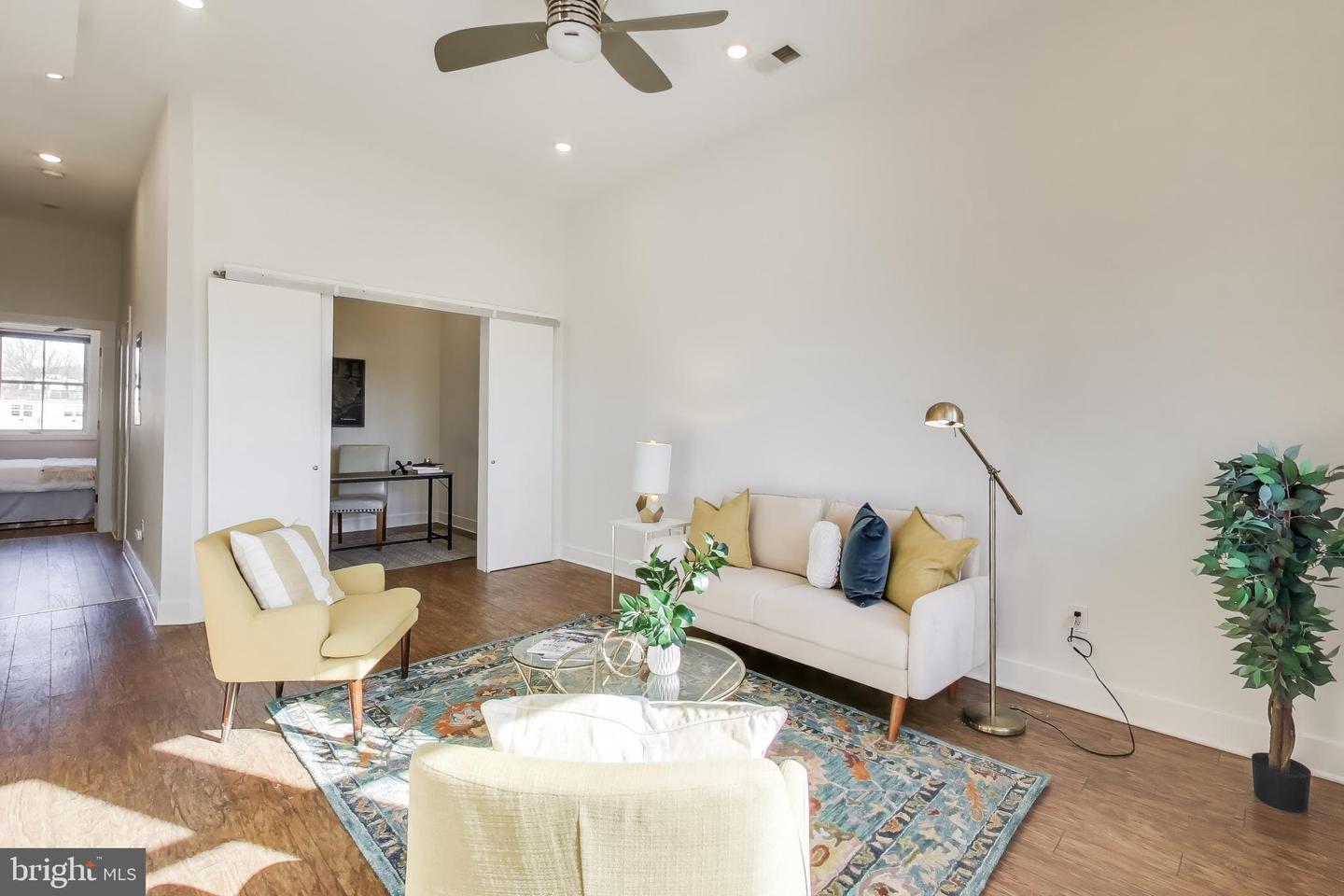 2012 D ST NE #4, WASHINGTON, District Of Columbia 20002, 2 Bedrooms Bedrooms, ,3 BathroomsBathrooms,Residential,For sale,2012 D ST NE #4,DCDC2243330 MLS # DCDC2243330