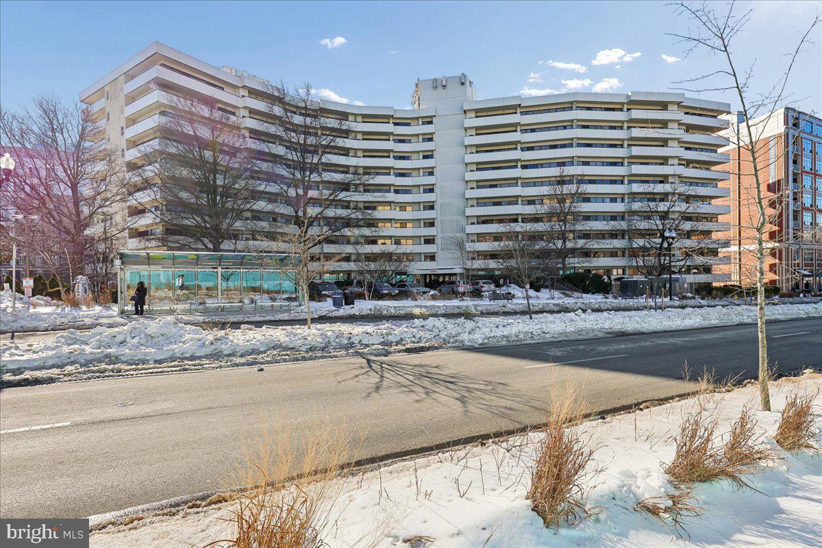 5300 COLUMBIA PIKE #112, ARLINGTON, Virginia 22204, 1 Bedroom Bedrooms, ,1 BathroomBathrooms,Residential,For sale,5300 COLUMBIA PIKE #112,VAAR2068174 MLS # VAAR2068174