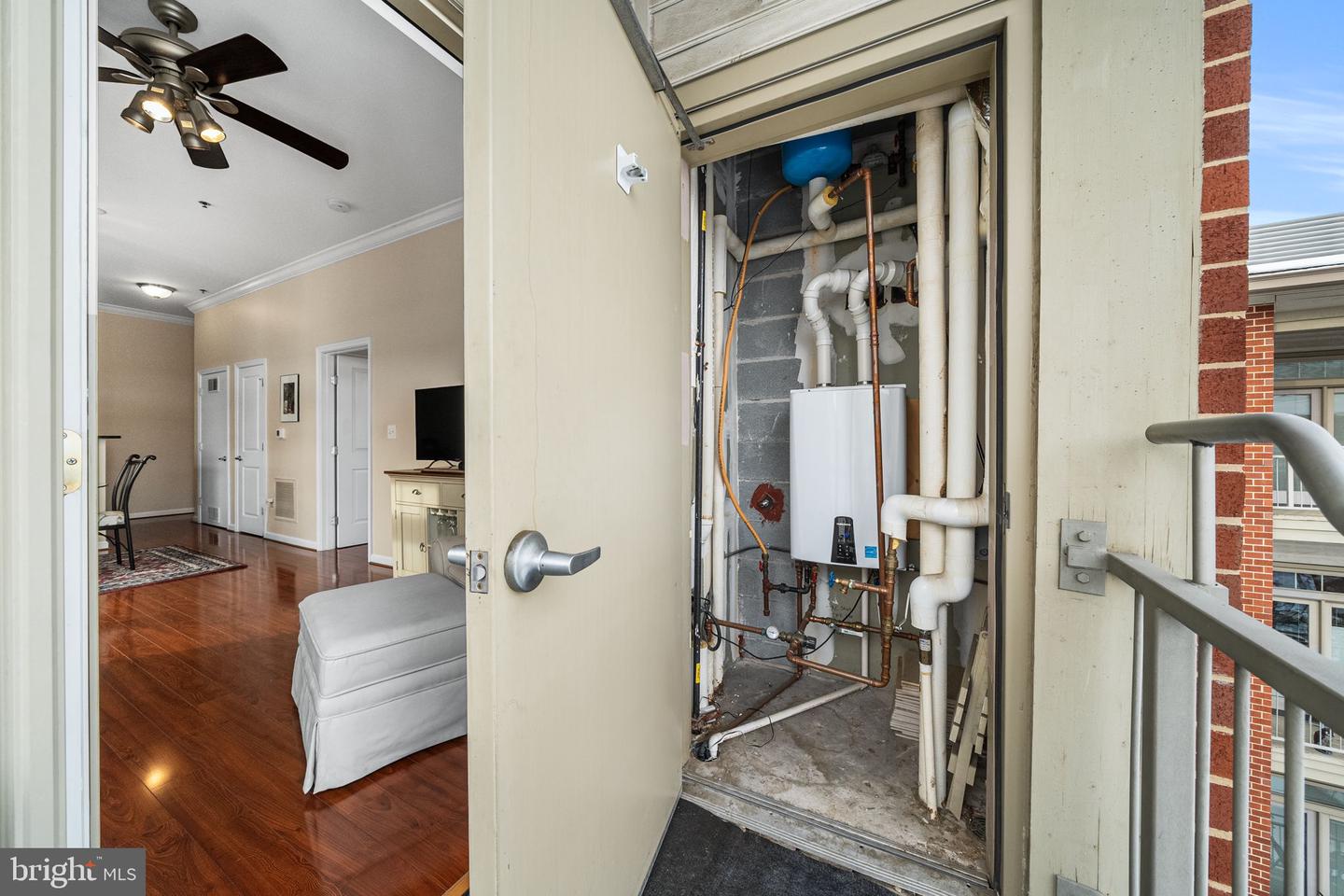 309 HOLLAND LN #330, ALEXANDRIA, Virginia 22314, 1 Bedroom Bedrooms, 4 Rooms Rooms,1 BathroomBathrooms,Residential,For sale,309 HOLLAND LN #330,VAAX2053526 MLS # VAAX2053526