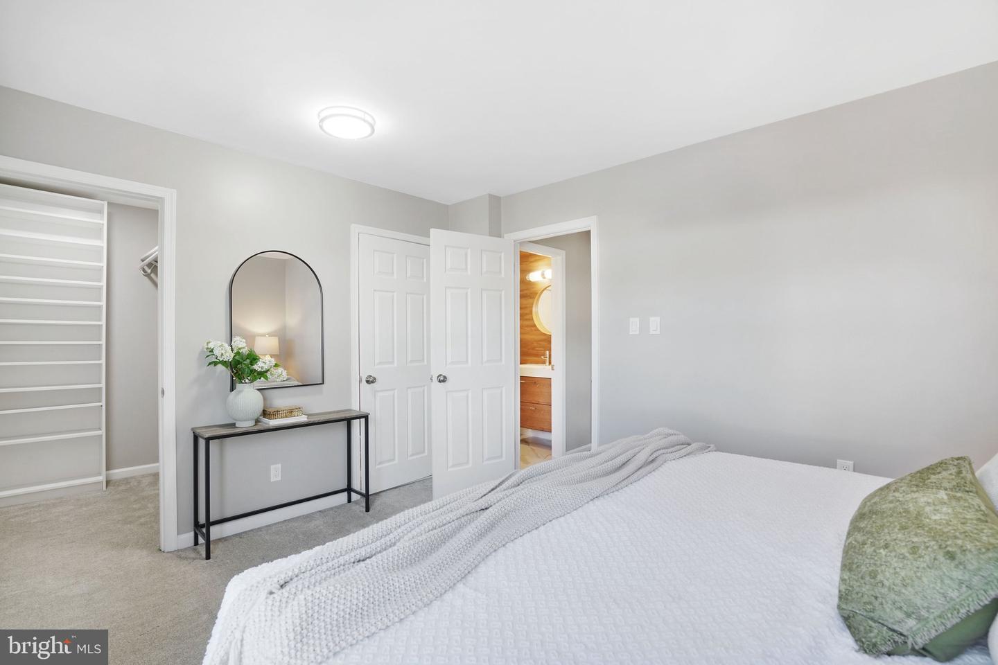 5918 ROBERTS COMMON CT, BURKE, Virginia 22015, 3 Bedrooms Bedrooms, ,3 BathroomsBathrooms,Residential,For sale,5918 ROBERTS COMMON CT,VAFX2287550 MLS # VAFX2287550