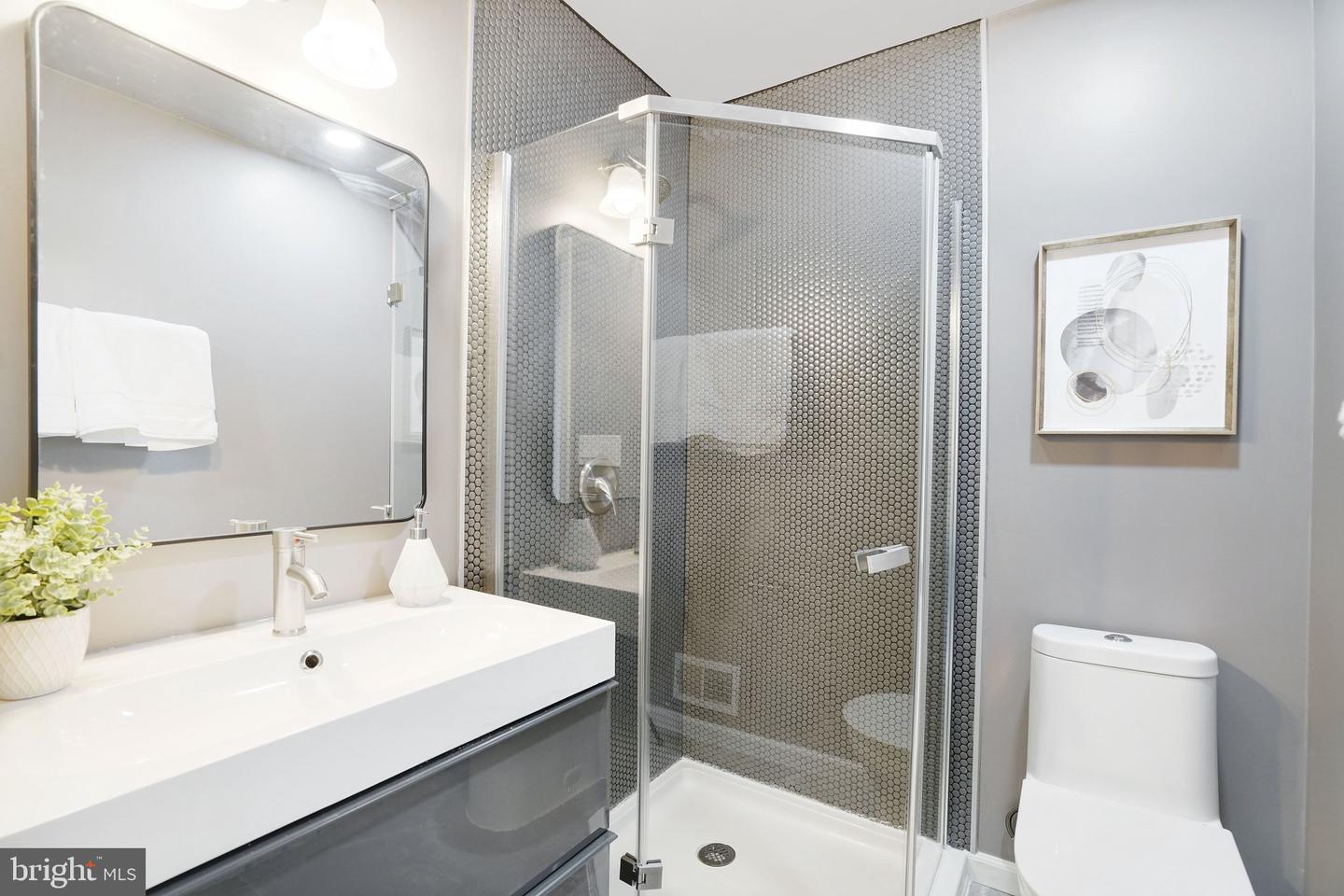 5918 ROBERTS COMMON CT, BURKE, Virginia 22015, 3 Bedrooms Bedrooms, ,3 BathroomsBathrooms,Residential,For sale,5918 ROBERTS COMMON CT,VAFX2287550 MLS # VAFX2287550