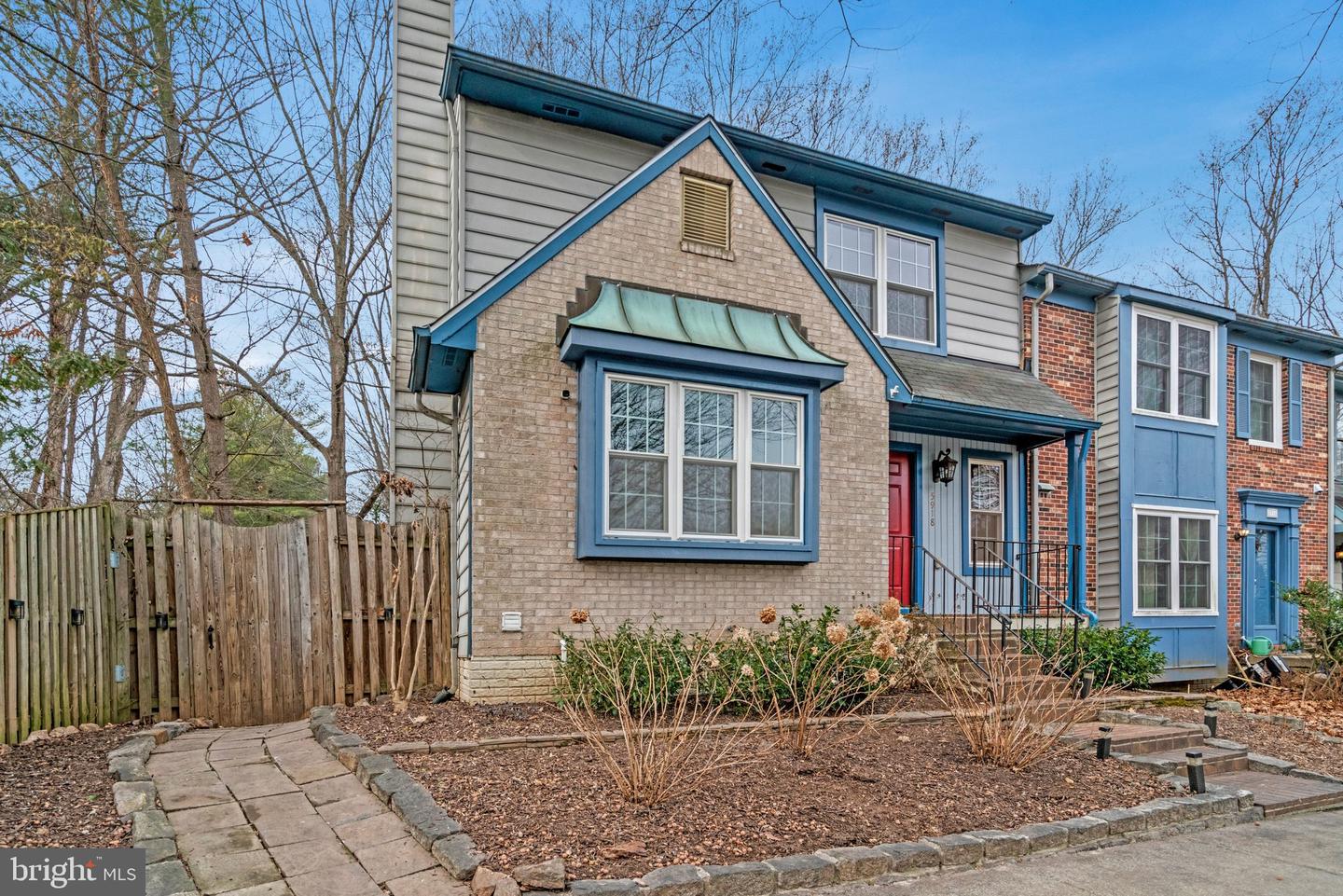 5918 ROBERTS COMMON CT, BURKE, Virginia 22015, 3 Bedrooms Bedrooms, ,3 BathroomsBathrooms,Residential,For sale,5918 ROBERTS COMMON CT,VAFX2287550 MLS # VAFX2287550