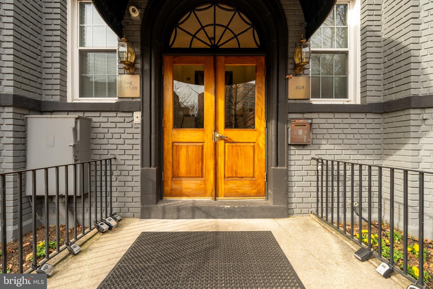 1308 21ST ST NW #B1, WASHINGTON, District Of Columbia 20036, 1 Bedroom Bedrooms, ,1 BathroomBathrooms,Residential,For sale,1308 21ST ST NW #B1,DCDC2243086 MLS # DCDC2243086