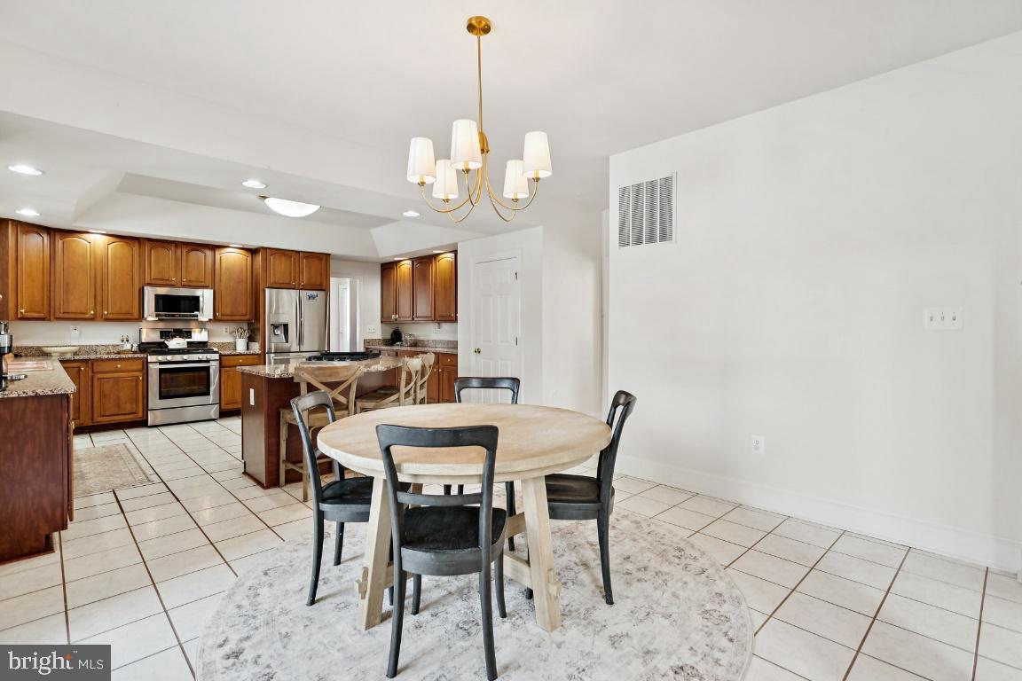 7819 WELLINGTON DR, WARRENTON, Virginia 20186, 5 Bedrooms Bedrooms, ,4 BathroomsBathrooms,Residential,For sale,7819 WELLINGTON DR,VAFQ2020280 MLS # VAFQ2020280