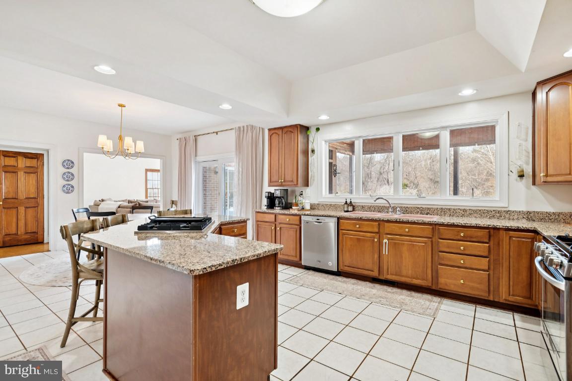 7819 WELLINGTON DR, WARRENTON, Virginia 20186, 5 Bedrooms Bedrooms, ,4 BathroomsBathrooms,Residential,For sale,7819 WELLINGTON DR,VAFQ2020280 MLS # VAFQ2020280