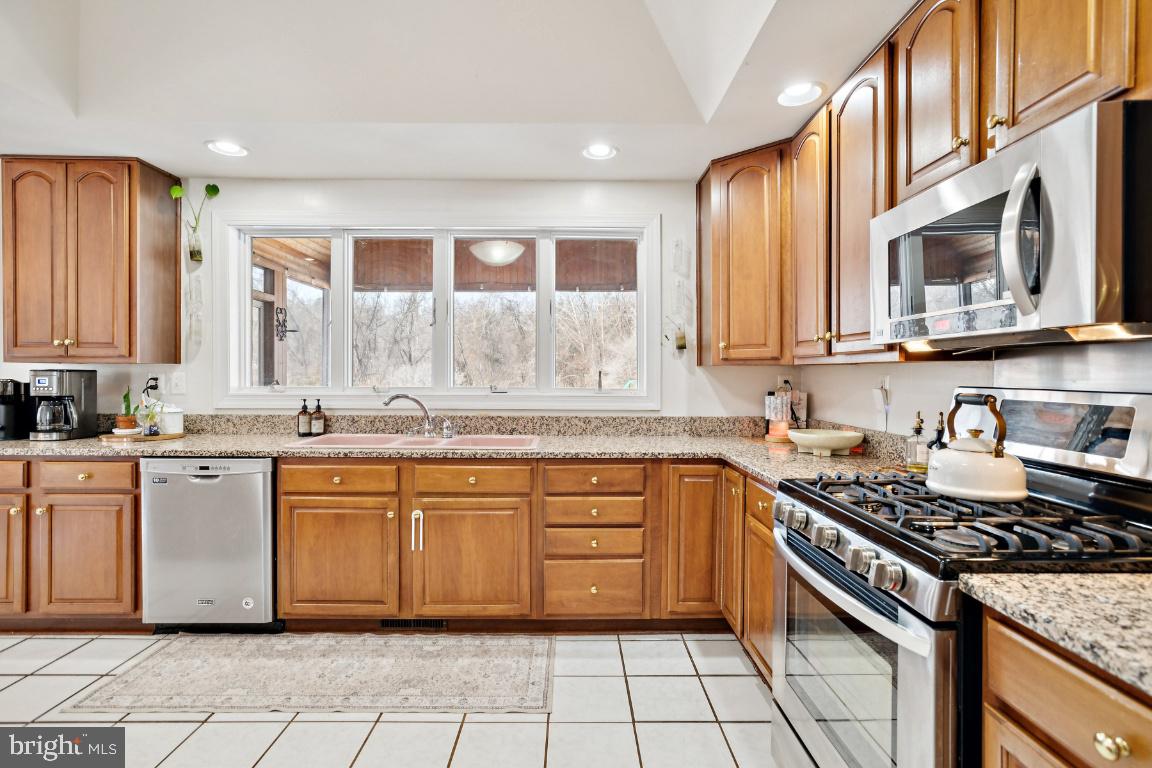 7819 WELLINGTON DR, WARRENTON, Virginia 20186, 5 Bedrooms Bedrooms, ,4 BathroomsBathrooms,Residential,For sale,7819 WELLINGTON DR,VAFQ2020280 MLS # VAFQ2020280