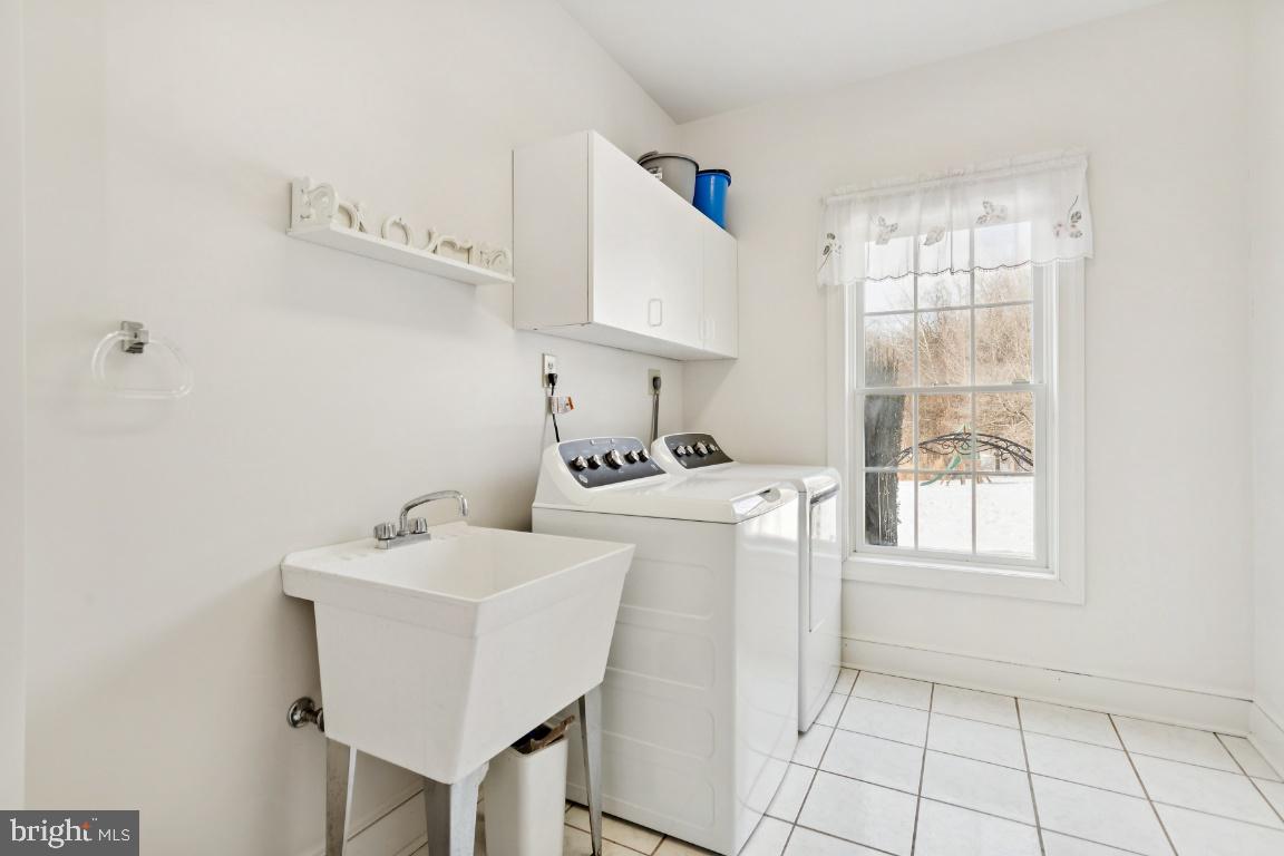 7819 WELLINGTON DR, WARRENTON, Virginia 20186, 5 Bedrooms Bedrooms, ,4 BathroomsBathrooms,Residential,For sale,7819 WELLINGTON DR,VAFQ2020280 MLS # VAFQ2020280