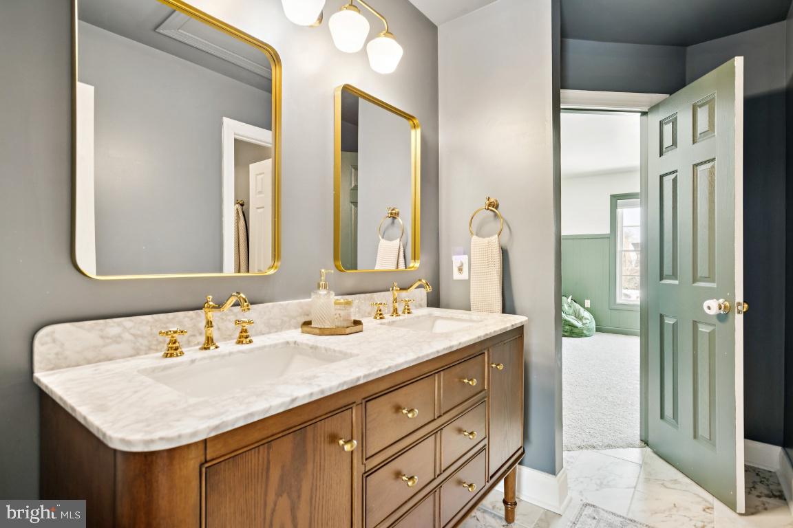 7819 WELLINGTON DR, WARRENTON, Virginia 20186, 5 Bedrooms Bedrooms, ,4 BathroomsBathrooms,Residential,For sale,7819 WELLINGTON DR,VAFQ2020280 MLS # VAFQ2020280