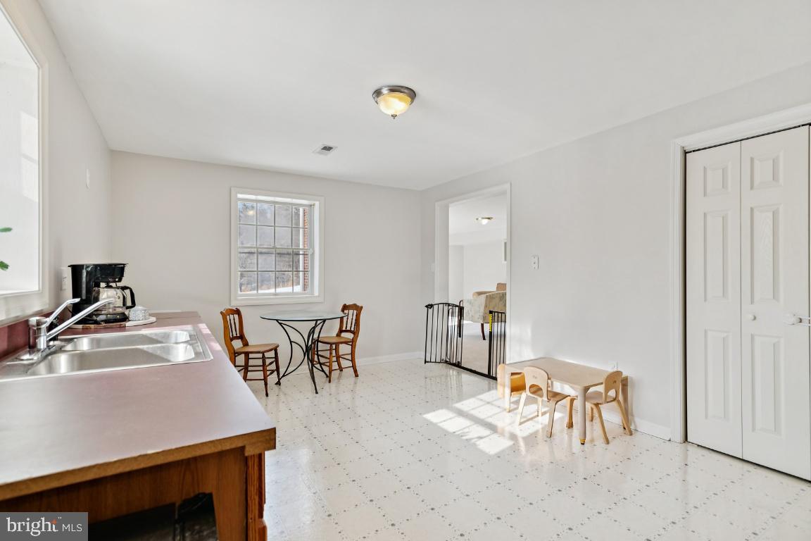 7819 WELLINGTON DR, WARRENTON, Virginia 20186, 5 Bedrooms Bedrooms, ,4 BathroomsBathrooms,Residential,For sale,7819 WELLINGTON DR,VAFQ2020280 MLS # VAFQ2020280