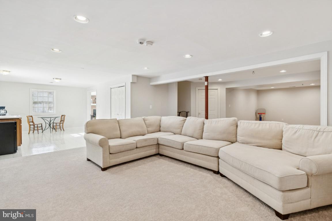 7819 WELLINGTON DR, WARRENTON, Virginia 20186, 5 Bedrooms Bedrooms, ,4 BathroomsBathrooms,Residential,For sale,7819 WELLINGTON DR,VAFQ2020280 MLS # VAFQ2020280