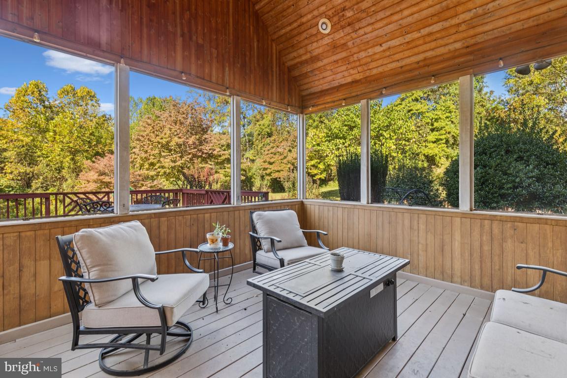 7819 WELLINGTON DR, WARRENTON, Virginia 20186, 5 Bedrooms Bedrooms, ,4 BathroomsBathrooms,Residential,For sale,7819 WELLINGTON DR,VAFQ2020280 MLS # VAFQ2020280