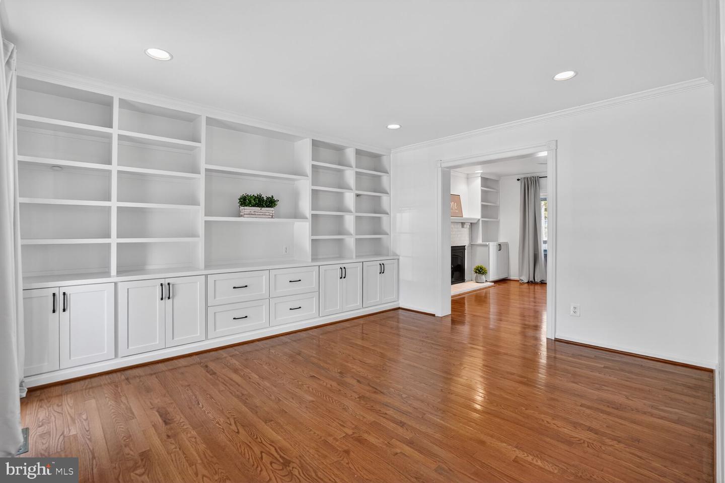 6125 SANDSTONE CT, CLIFTON, Virginia 20124, 4 Bedrooms Bedrooms, ,2 BathroomsBathrooms,Residential,For sale,6125 SANDSTONE CT,VAFX2287520 MLS # VAFX2287520