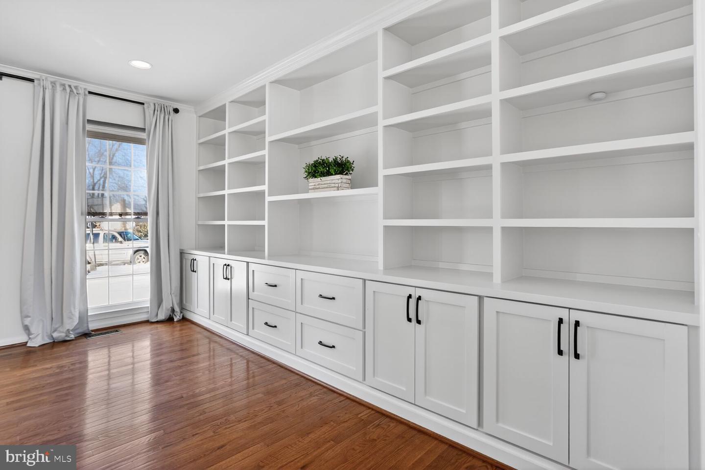 6125 SANDSTONE CT, CLIFTON, Virginia 20124, 4 Bedrooms Bedrooms, ,2 BathroomsBathrooms,Residential,For sale,6125 SANDSTONE CT,VAFX2287520 MLS # VAFX2287520