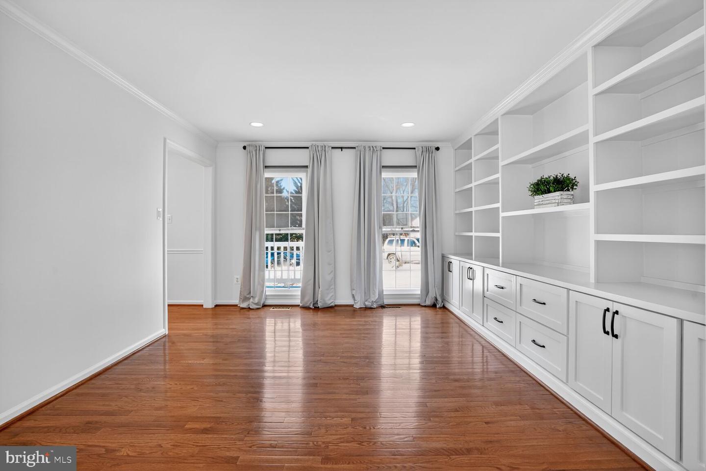 6125 SANDSTONE CT, CLIFTON, Virginia 20124, 4 Bedrooms Bedrooms, ,2 BathroomsBathrooms,Residential,For sale,6125 SANDSTONE CT,VAFX2287520 MLS # VAFX2287520