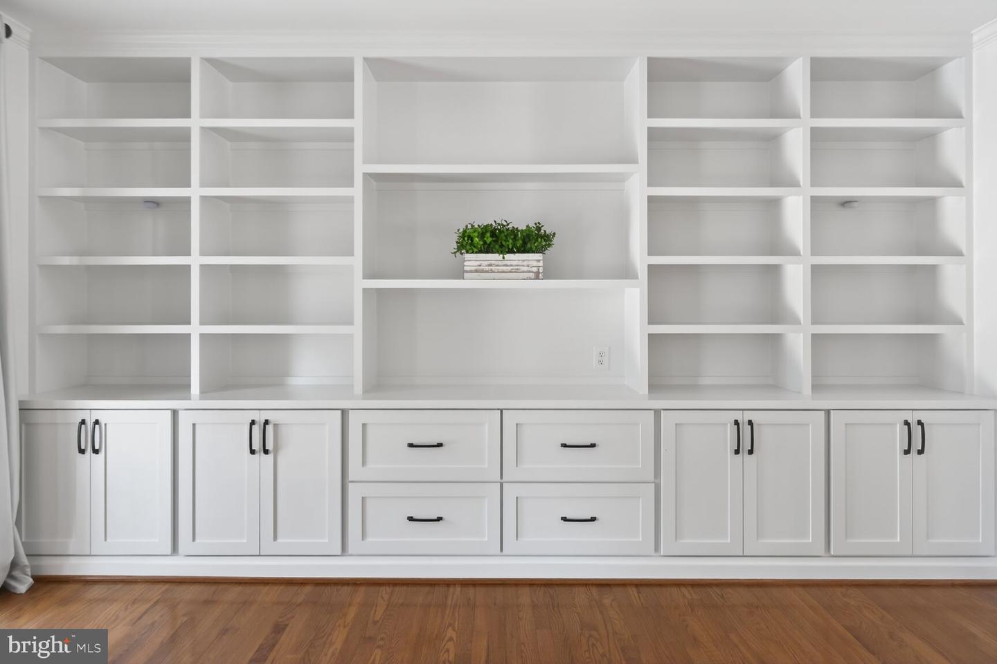 6125 SANDSTONE CT, CLIFTON, Virginia 20124, 4 Bedrooms Bedrooms, ,2 BathroomsBathrooms,Residential,For sale,6125 SANDSTONE CT,VAFX2287520 MLS # VAFX2287520