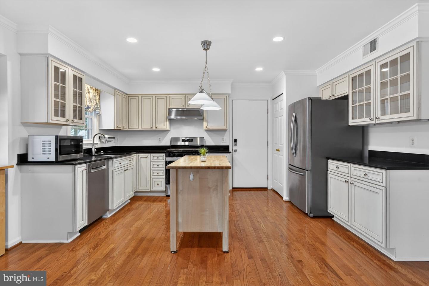 6125 SANDSTONE CT, CLIFTON, Virginia 20124, 4 Bedrooms Bedrooms, ,2 BathroomsBathrooms,Residential,For sale,6125 SANDSTONE CT,VAFX2287520 MLS # VAFX2287520