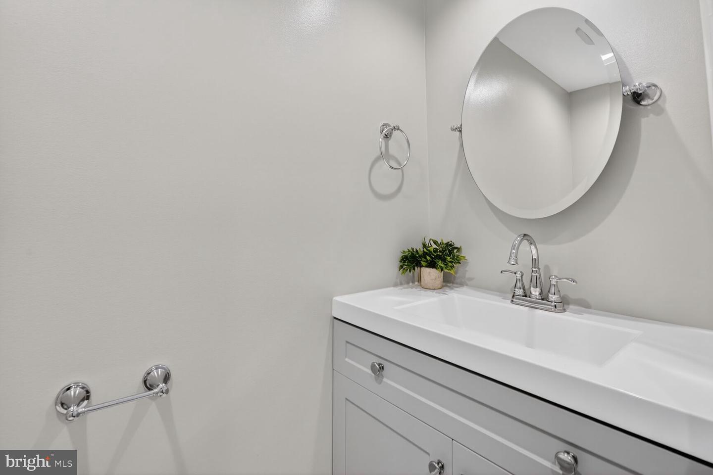 6125 SANDSTONE CT, CLIFTON, Virginia 20124, 4 Bedrooms Bedrooms, ,2 BathroomsBathrooms,Residential,For sale,6125 SANDSTONE CT,VAFX2287520 MLS # VAFX2287520