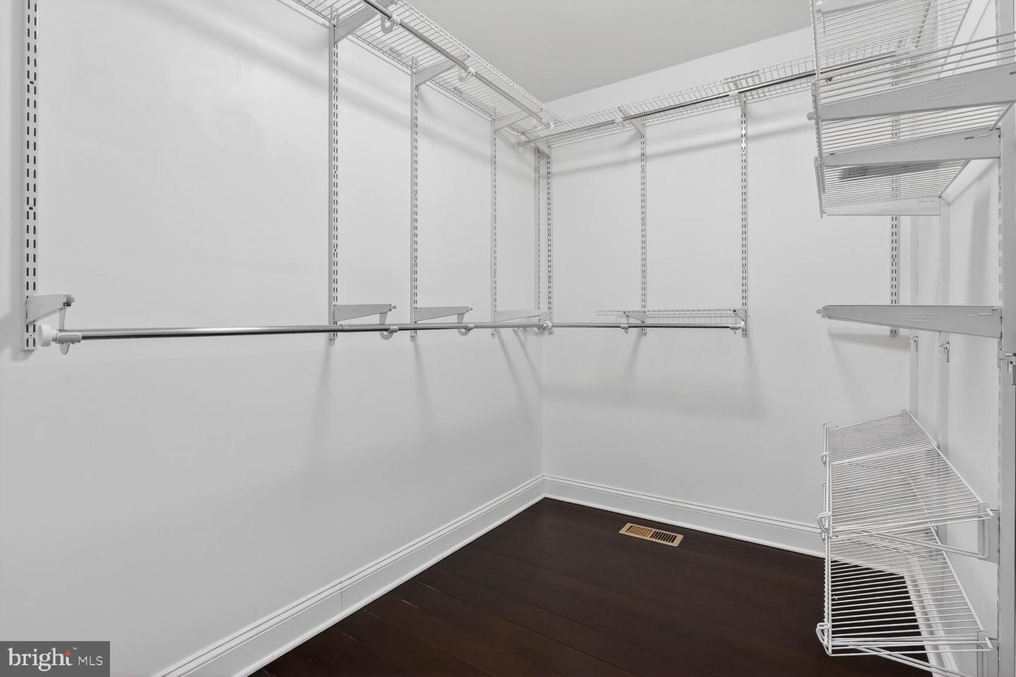 6125 SANDSTONE CT, CLIFTON, Virginia 20124, 4 Bedrooms Bedrooms, ,2 BathroomsBathrooms,Residential,For sale,6125 SANDSTONE CT,VAFX2287520 MLS # VAFX2287520