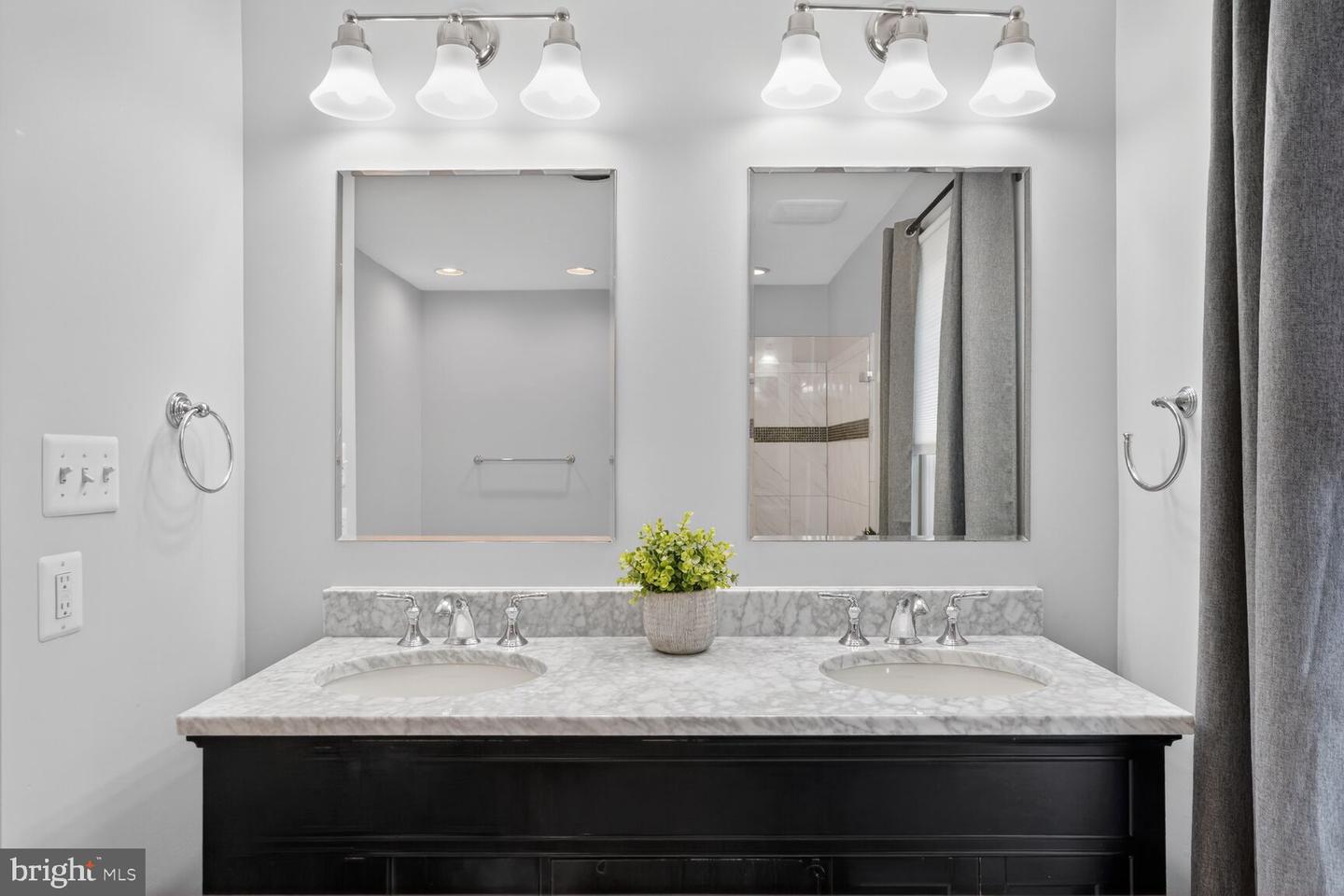 6125 SANDSTONE CT, CLIFTON, Virginia 20124, 4 Bedrooms Bedrooms, ,2 BathroomsBathrooms,Residential,For sale,6125 SANDSTONE CT,VAFX2287520 MLS # VAFX2287520