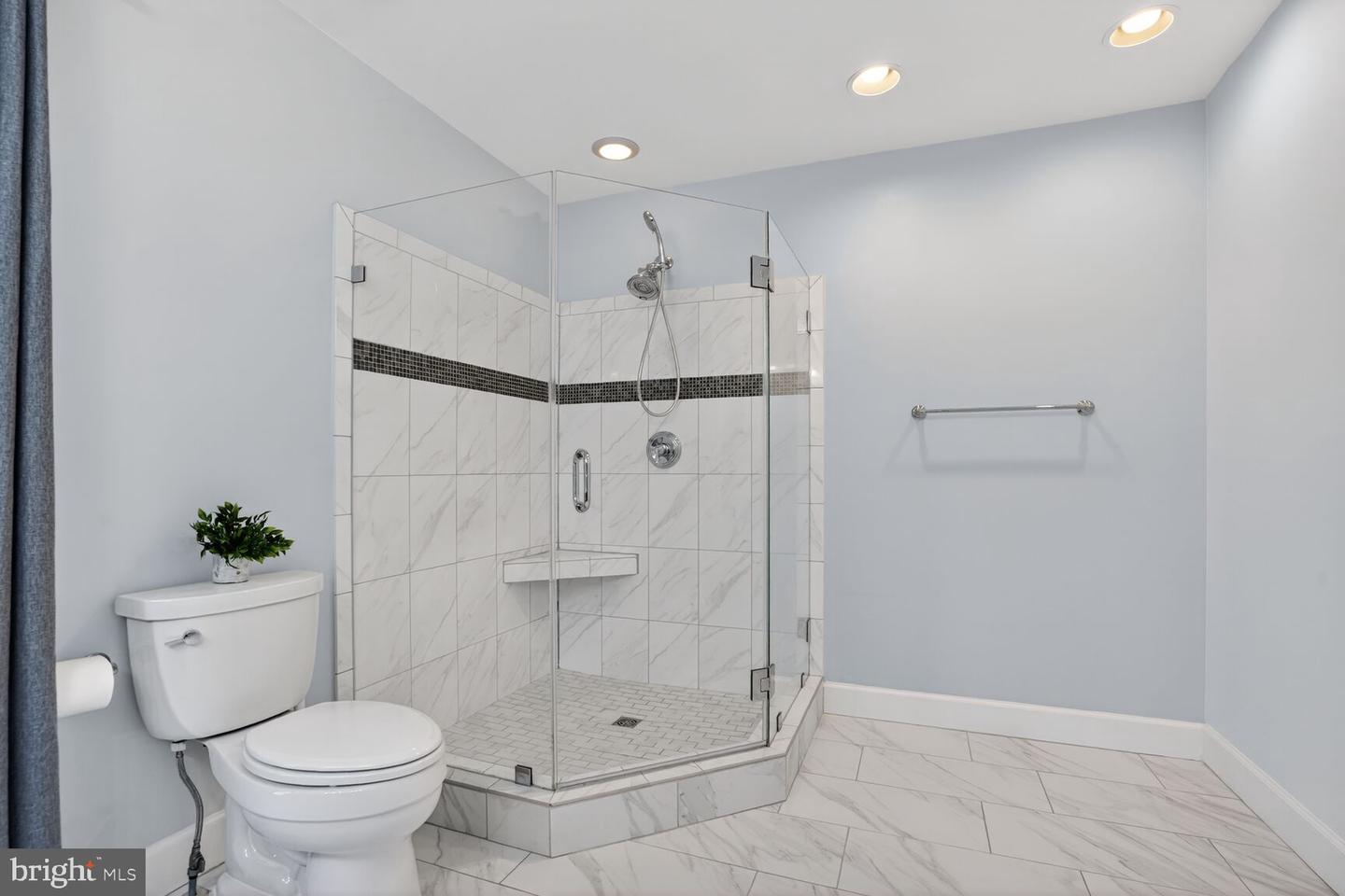 6125 SANDSTONE CT, CLIFTON, Virginia 20124, 4 Bedrooms Bedrooms, ,2 BathroomsBathrooms,Residential,For sale,6125 SANDSTONE CT,VAFX2287520 MLS # VAFX2287520