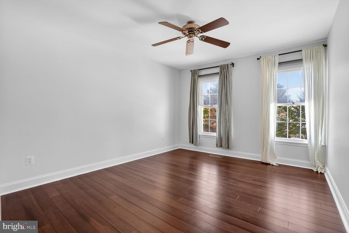 6125 SANDSTONE CT, CLIFTON, Virginia 20124, 4 Bedrooms Bedrooms, ,2 BathroomsBathrooms,Residential,For sale,6125 SANDSTONE CT,VAFX2287520 MLS # VAFX2287520