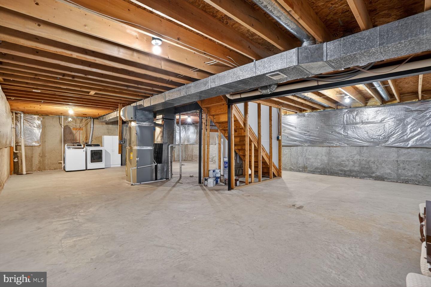 6125 SANDSTONE CT, CLIFTON, Virginia 20124, 4 Bedrooms Bedrooms, ,2 BathroomsBathrooms,Residential,For sale,6125 SANDSTONE CT,VAFX2287520 MLS # VAFX2287520