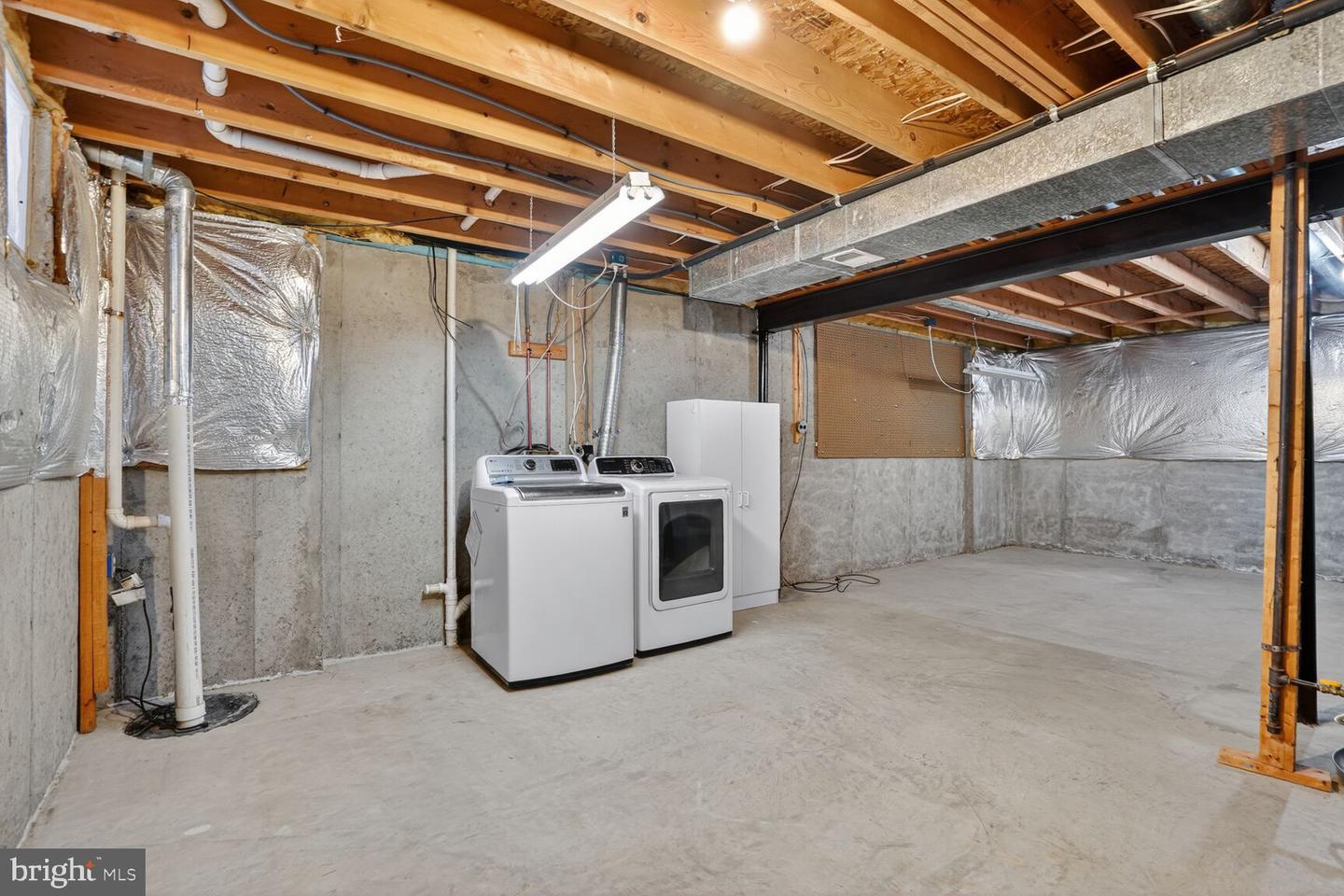 6125 SANDSTONE CT, CLIFTON, Virginia 20124, 4 Bedrooms Bedrooms, ,2 BathroomsBathrooms,Residential,For sale,6125 SANDSTONE CT,VAFX2287520 MLS # VAFX2287520