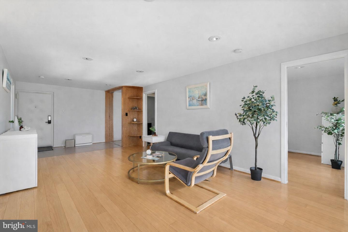 1510 12TH ST N #303, ARLINGTON, Virginia 22209, 1 Bedroom Bedrooms, ,1 BathroomBathrooms,Residential,For sale,1510 12TH ST N #303,VAAR2068168 MLS # VAAR2068168