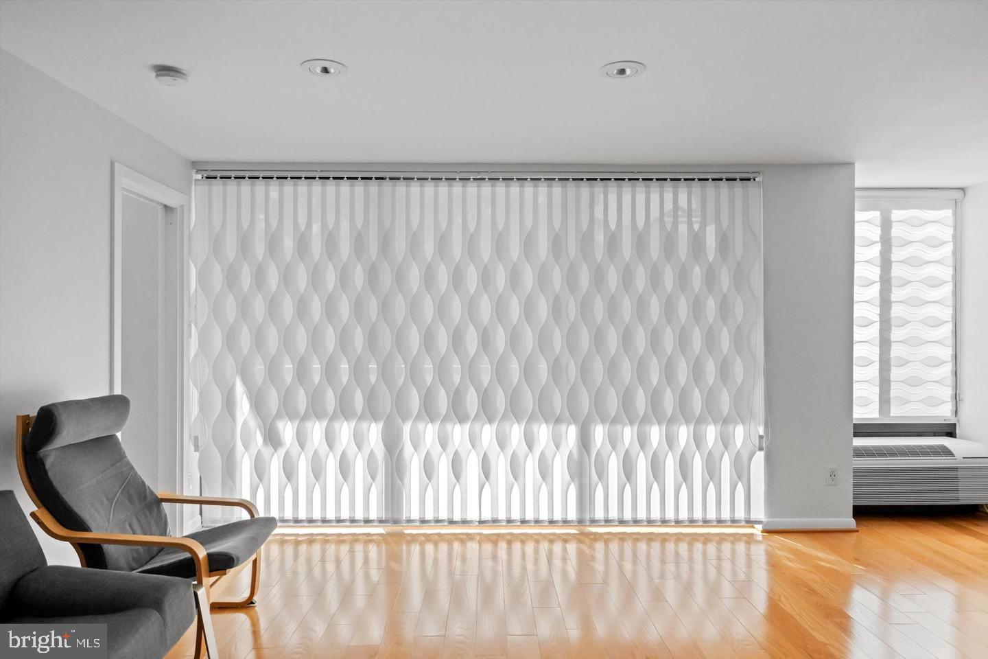 1510 12TH ST N #303, ARLINGTON, Virginia 22209, 1 Bedroom Bedrooms, ,1 BathroomBathrooms,Residential,For sale,1510 12TH ST N #303,VAAR2068168 MLS # VAAR2068168