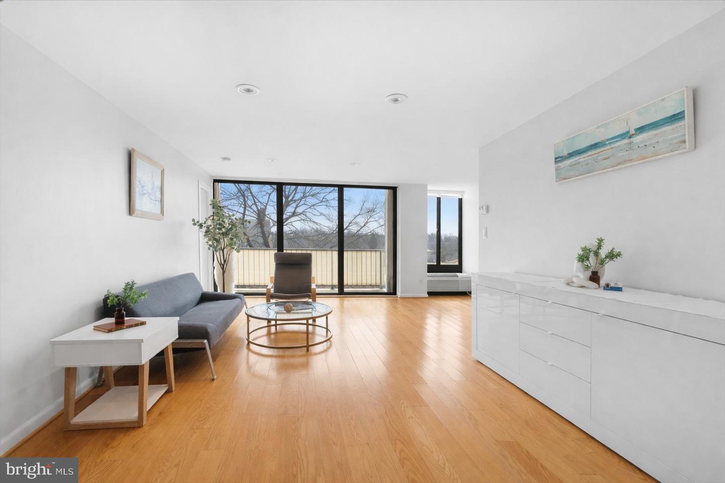 1510 12TH ST N #303, ARLINGTON, Virginia 22209, 1 Bedroom Bedrooms, ,1 BathroomBathrooms,Residential,For sale,1510 12TH ST N #303,VAAR2068168 MLS # VAAR2068168