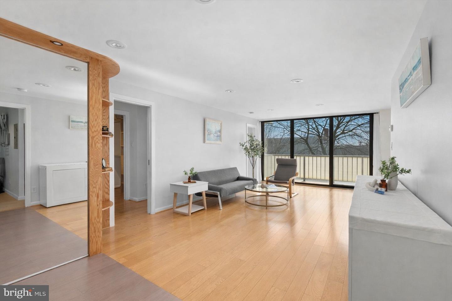 1510 12TH ST N #303, ARLINGTON, Virginia 22209, 1 Bedroom Bedrooms, ,1 BathroomBathrooms,Residential,For sale,1510 12TH ST N #303,VAAR2068168 MLS # VAAR2068168