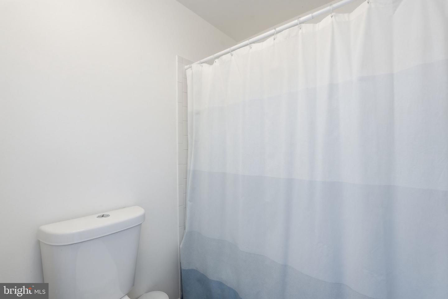 2114 WHISPERWOOD GLEN LN, RESTON, Virginia 20191, 2 Bedrooms Bedrooms, ,1 BathroomBathrooms,Residential,For sale,2114 WHISPERWOOD GLEN LN,VAFX2287612 MLS # VAFX2287612