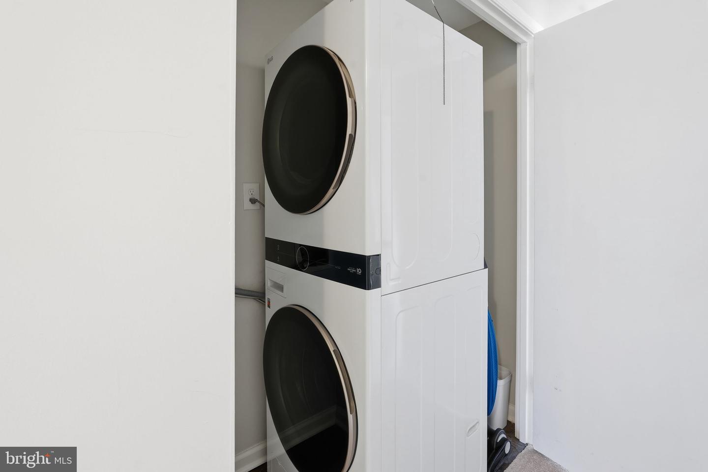 2114 WHISPERWOOD GLEN LN, RESTON, Virginia 20191, 2 Bedrooms Bedrooms, ,1 BathroomBathrooms,Residential,For sale,2114 WHISPERWOOD GLEN LN,VAFX2287612 MLS # VAFX2287612