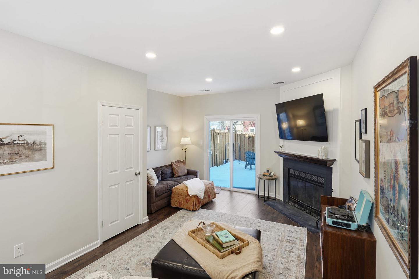 2114 WHISPERWOOD GLEN LN, RESTON, Virginia 20191, 2 Bedrooms Bedrooms, ,1 BathroomBathrooms,Residential,For sale,2114 WHISPERWOOD GLEN LN,VAFX2287612 MLS # VAFX2287612