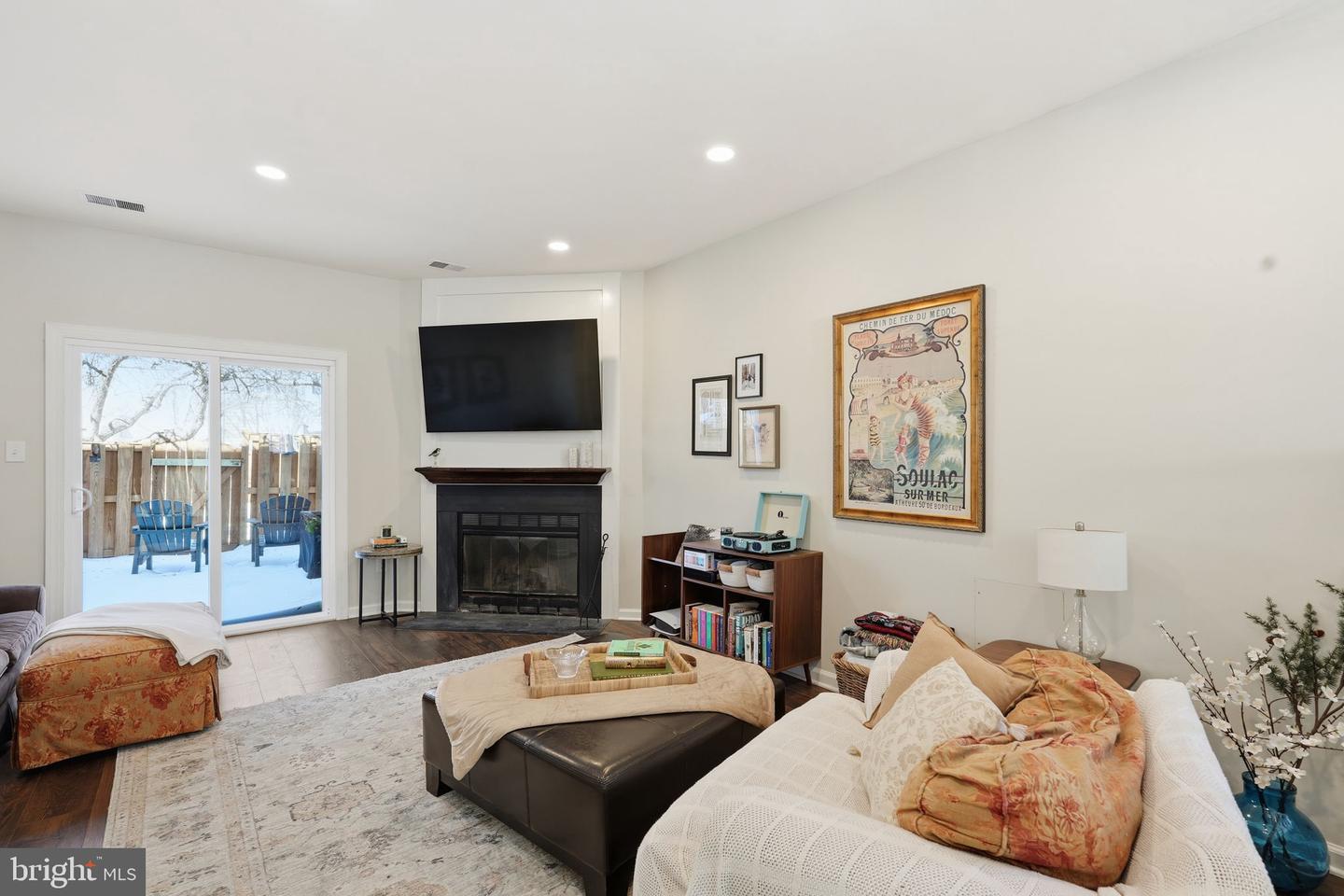 2114 WHISPERWOOD GLEN LN, RESTON, Virginia 20191, 2 Bedrooms Bedrooms, ,1 BathroomBathrooms,Residential,For sale,2114 WHISPERWOOD GLEN LN,VAFX2287612 MLS # VAFX2287612