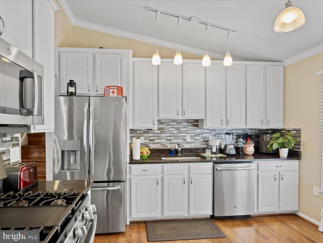 13515 KING CHARLES DR, CHANTILLY, Virginia 20151, 4 Bedrooms Bedrooms, ,3 BathroomsBathrooms,Residential,For sale,13515 KING CHARLES DR,VAFX2287618 MLS # VAFX2287618