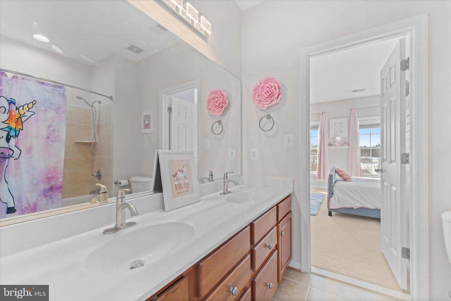 38822 BETTIS DR, HAMILTON, Virginia 20158, 6 Bedrooms Bedrooms, ,5 BathroomsBathrooms,Residential,For sale,38822 BETTIS DR,VALO2114710 MLS # VALO2114710