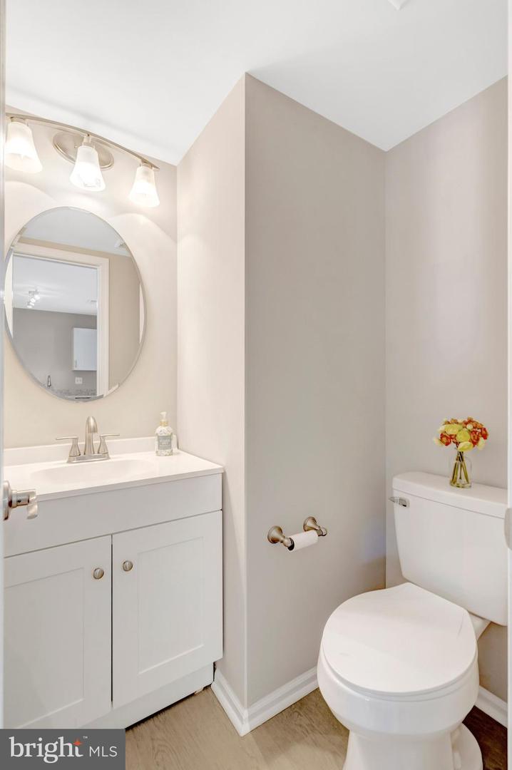 829 SMARTTS LN NE, LEESBURG, Virginia 20176, 3 Bedrooms Bedrooms, ,2 BathroomsBathrooms,Residential,For sale,829 SMARTTS LN NE,VALO2114764 MLS # VALO2114764